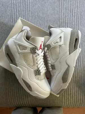 j4